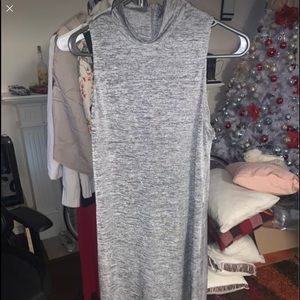 Grey sleeveless high collars